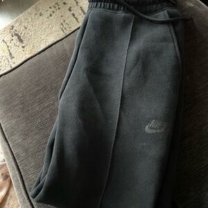 Nike Tech Black Sweatpants